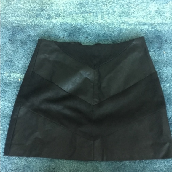 Asymmetric suede and faux leather A line skirt - Picture 1 of 4
